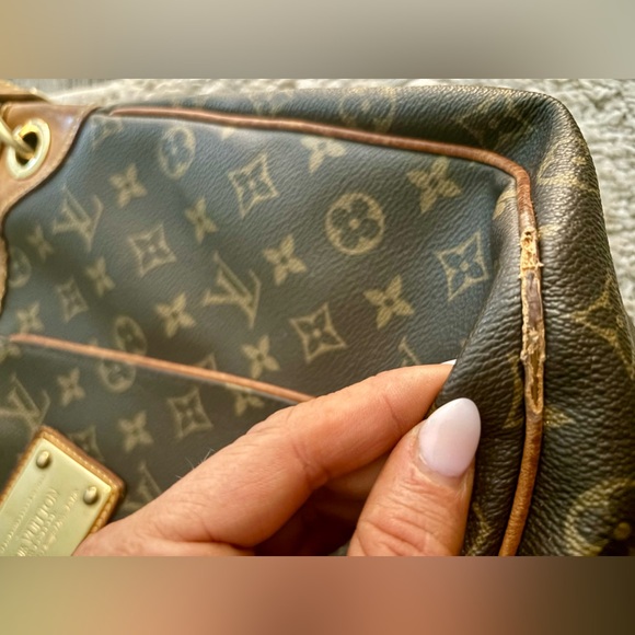 Louis Vuitton Galliera PM Hobo Bag - Picture 15 of 15